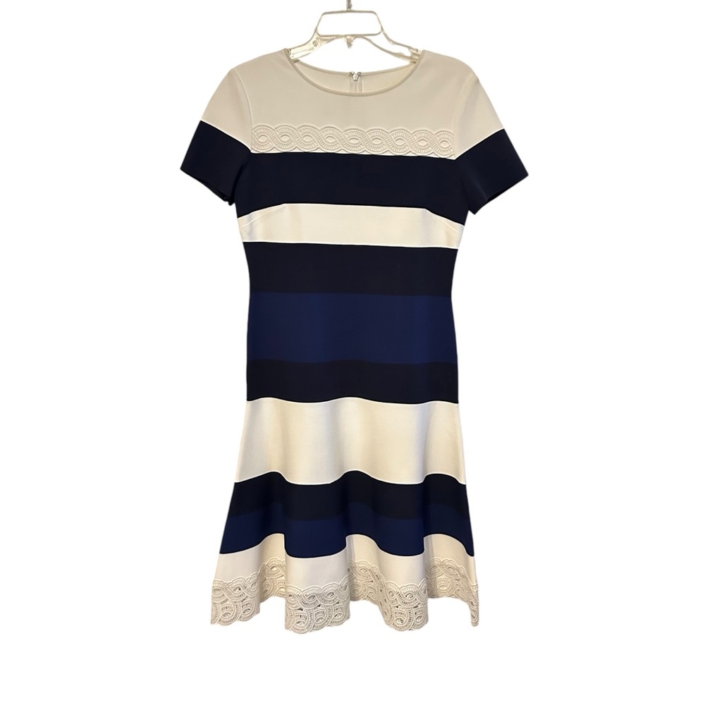 St. John Striped Luxe Sculpture Lace Trim Above the Knee Dress size 6